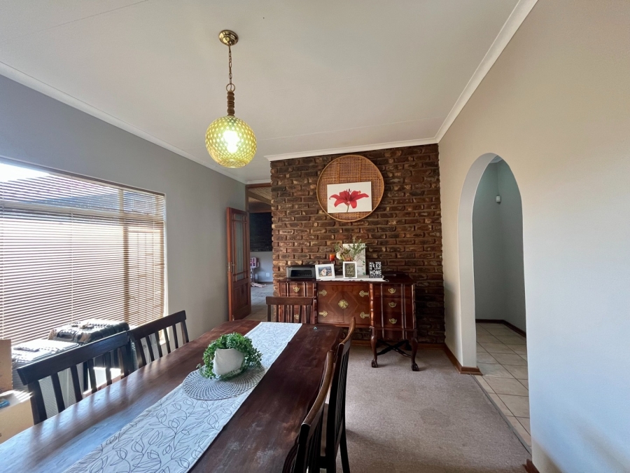 3 Bedroom Property for Sale in Flamwood North West